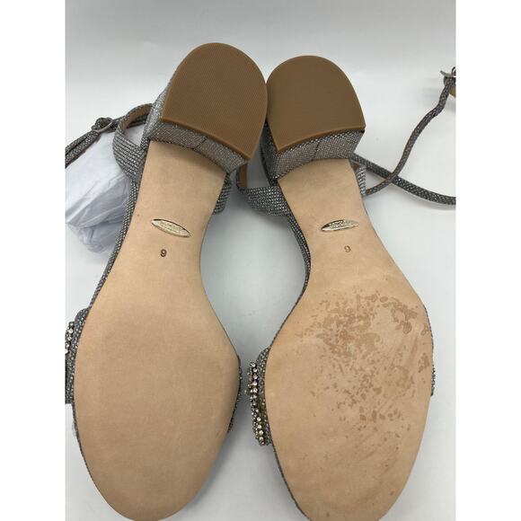 Badgley Mischka Women's Jada Ankle Wrap Block Heel Silver MP5316 Size 9 NIB - Picture 3 of 12